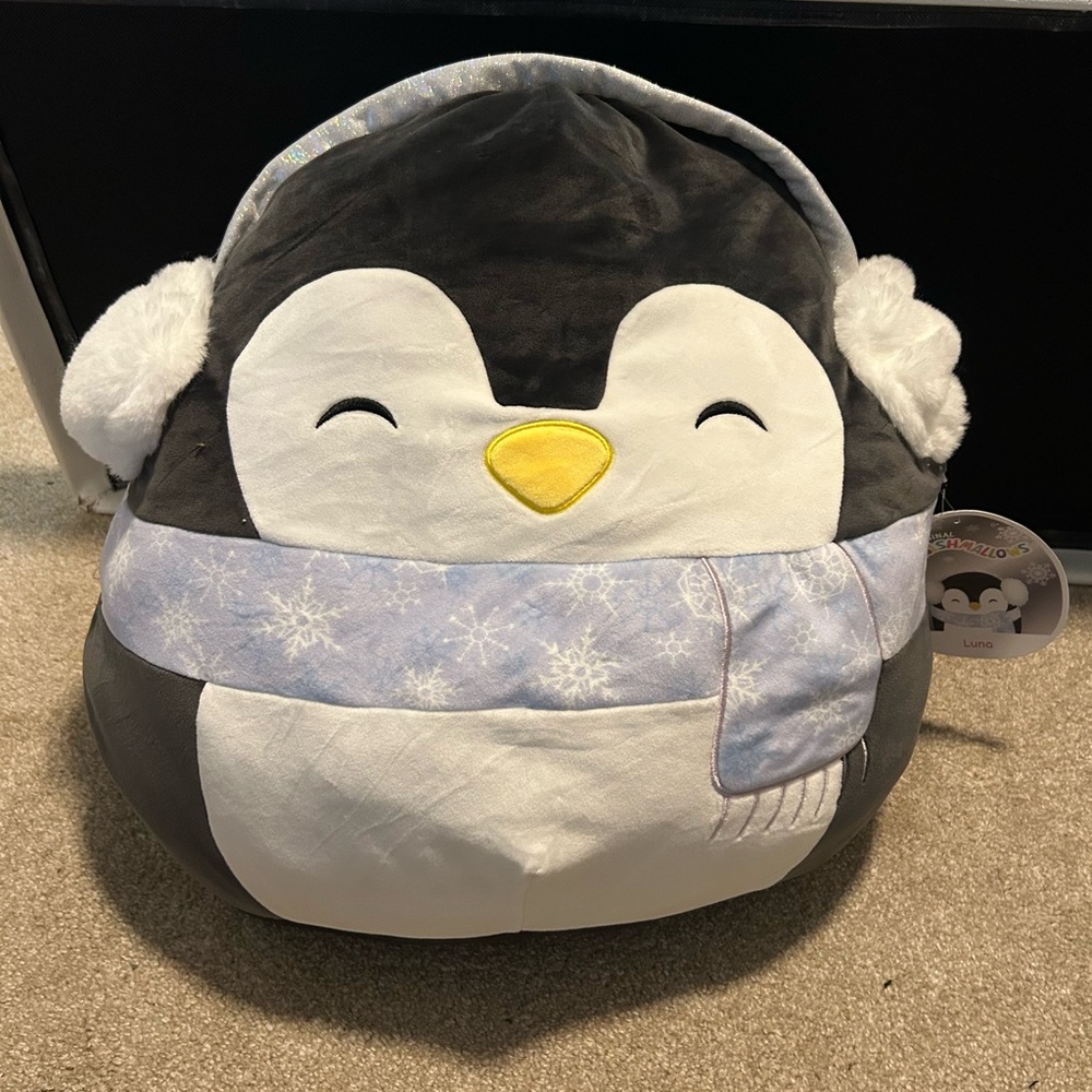 Luna the Penguin Squishmallow NWT
